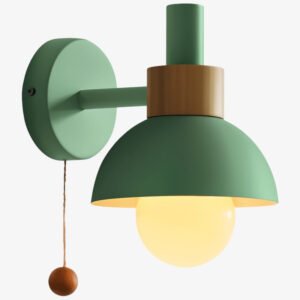 Elegante Holz Wandleuchte mit Zugschalter - LichtWelt Modern